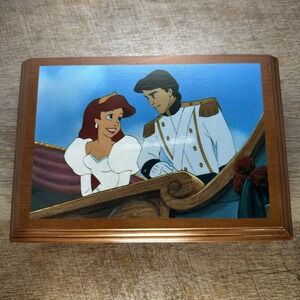 Disney Watch Collectors Club Series V Little Mermaid By Fossil W/music Box #4268